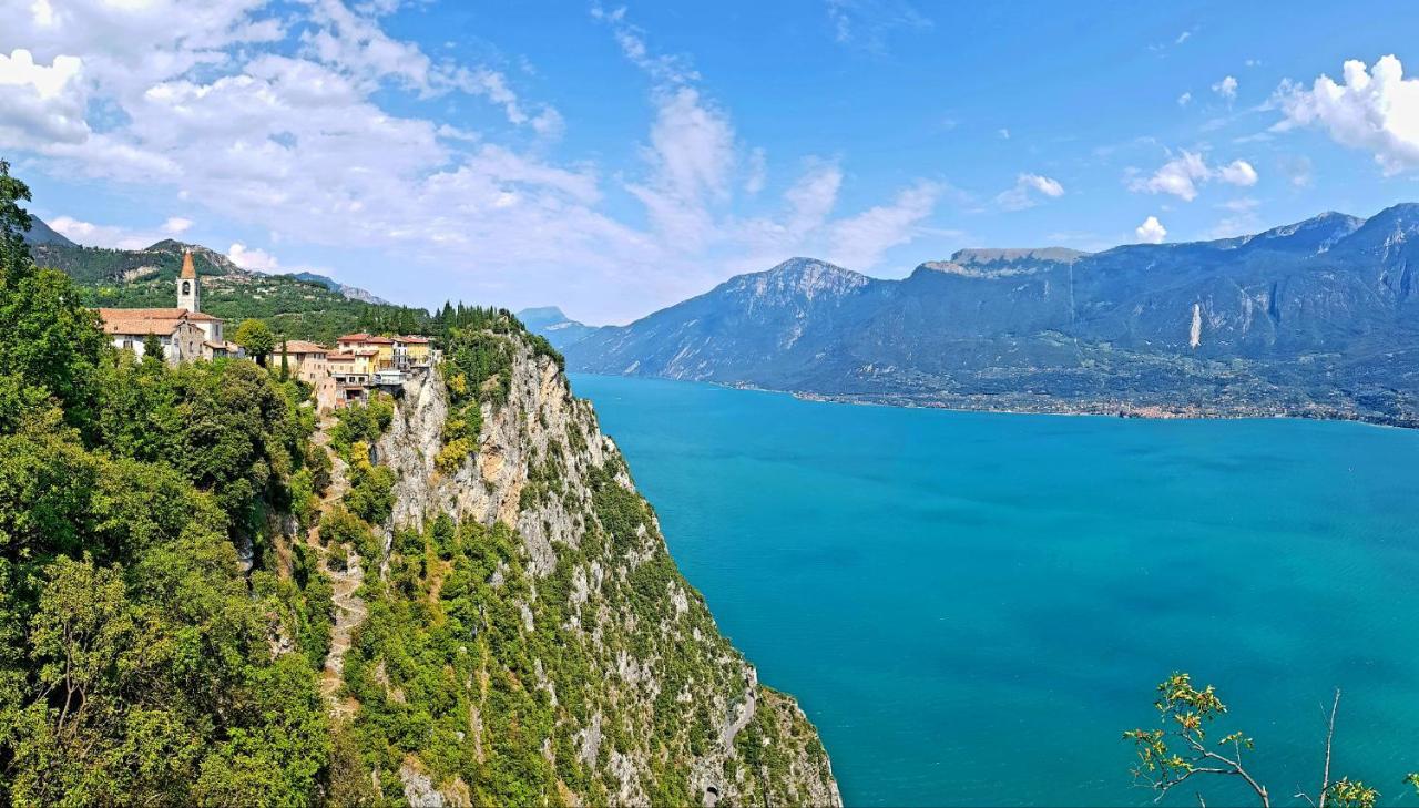 Teresa Campi Apartments Lake View By Gardadomusmea Tremosine Kültér fotó